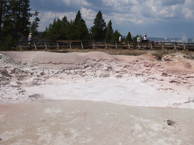 YellowstoneJ23 023.jpg