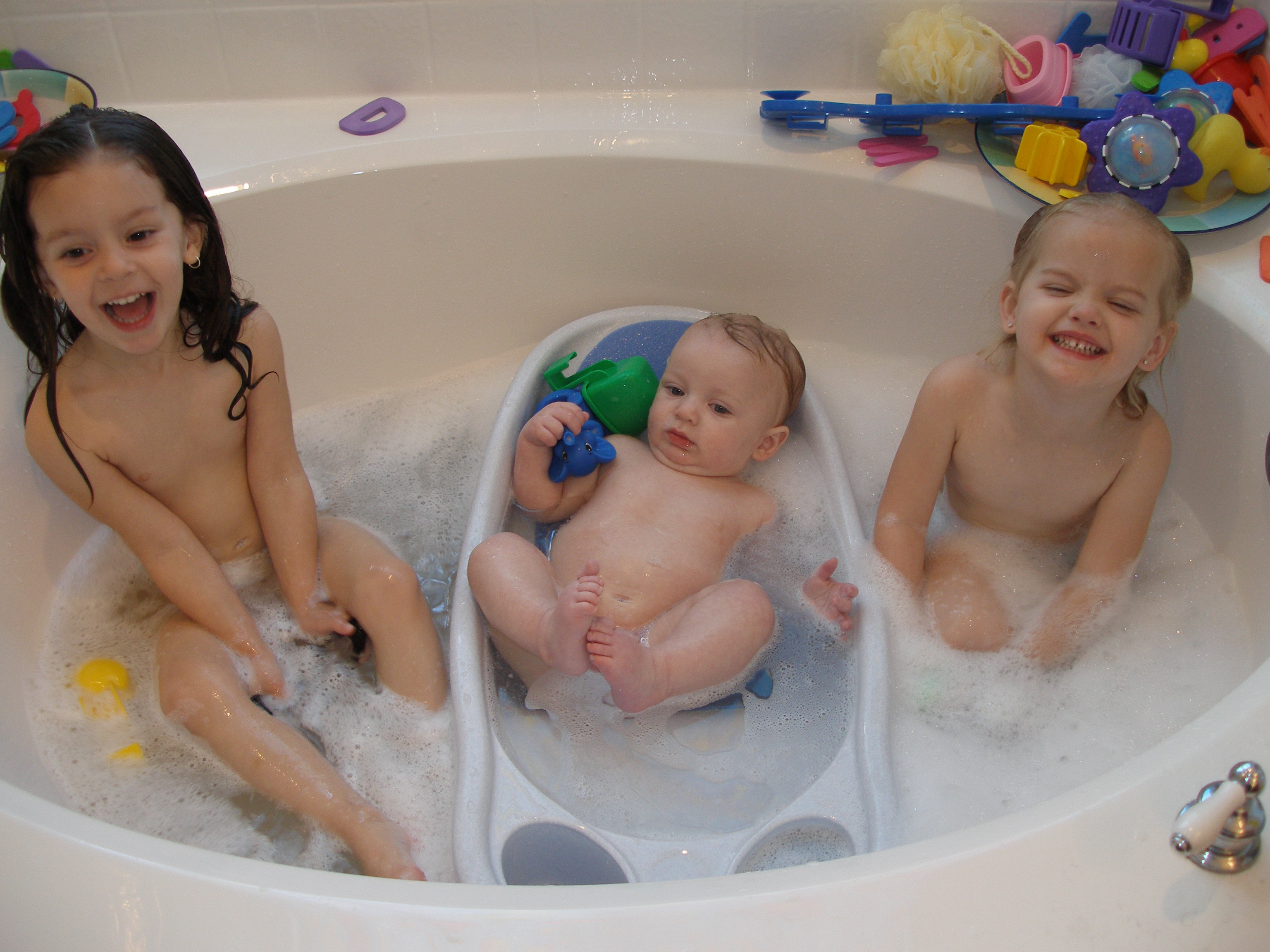Paige, Tyler & Kaylin, a Tub Full of Kids
